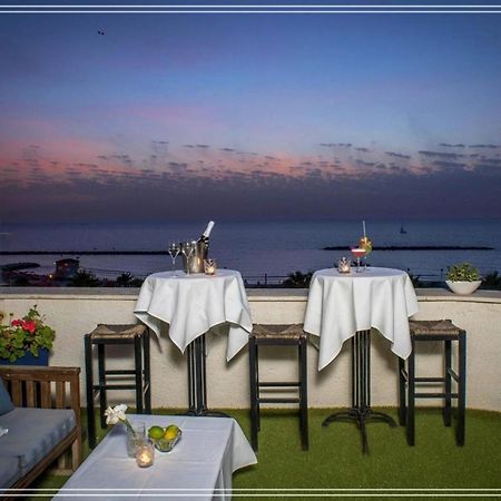 Bugrashov Beach 88 Hotel And Spa 特拉维夫 外观 照片
